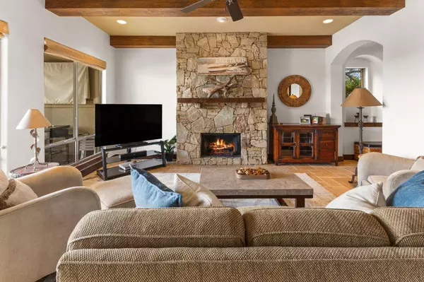 2804 Lohman Ford RD #B, Lago Vista, TX 78645