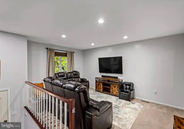 3 WALTHAM WAY, Sicklerville, NJ 08081