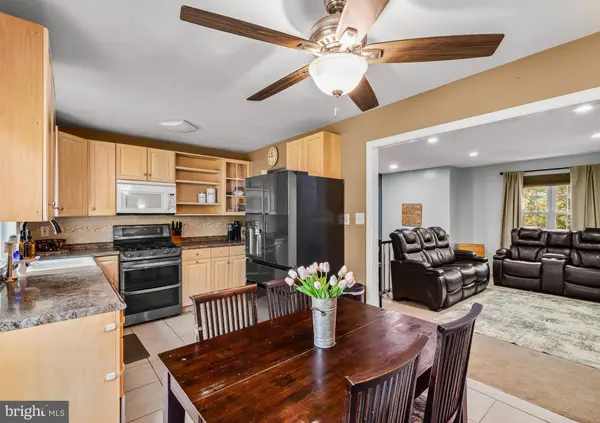 3 WALTHAM WAY, Sicklerville, NJ 08081