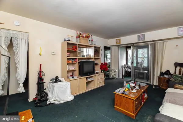 1216 LIBERTE CT, Burlington, NJ 08016