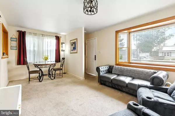 116 N PENNSYLVANIA AVE, Blackwood, NJ 08012