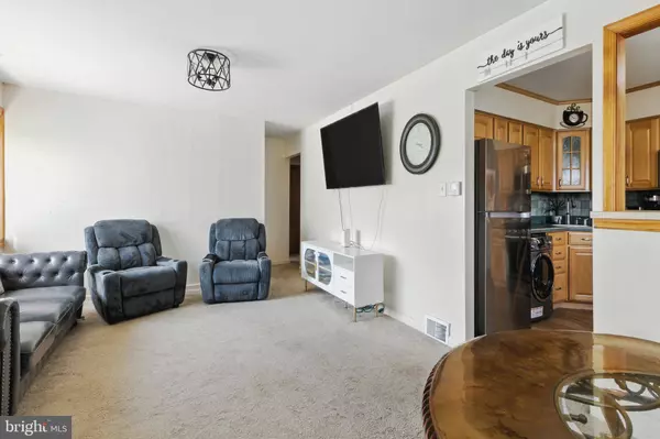 116 N PENNSYLVANIA AVE, Blackwood, NJ 08012