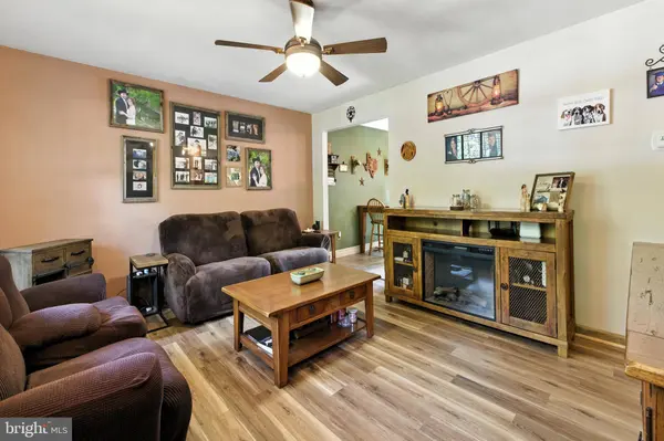 30 CEDAR HILL DR, Sicklerville, NJ 08081