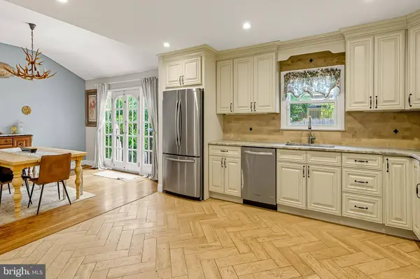 1000 ROUMFORT AVE, Cherry Hill, NJ 08034