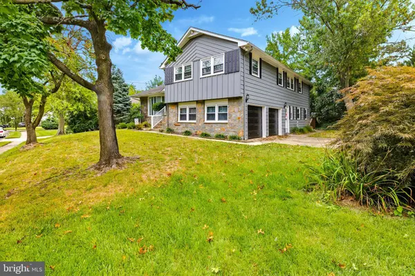 1000 ROUMFORT AVE, Cherry Hill, NJ 08034