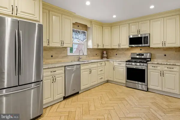 1000 ROUMFORT AVE, Cherry Hill, NJ 08034