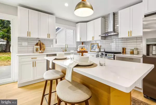 207 CHAPEL AVE E, Cherry Hill, NJ 08034