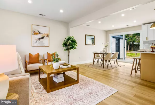 207 CHAPEL AVE E, Cherry Hill, NJ 08034