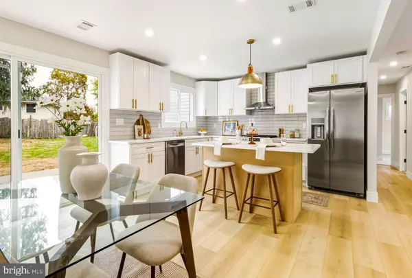 207 CHAPEL AVE E, Cherry Hill, NJ 08034