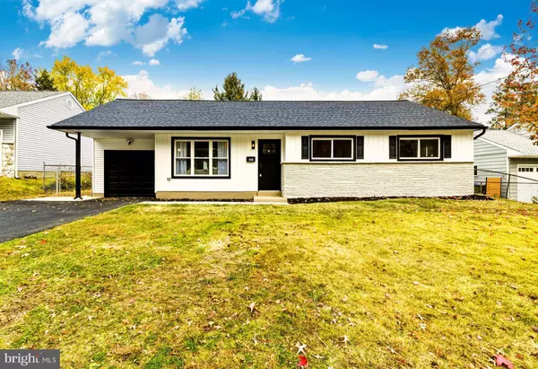 207 CHAPEL AVE E, Cherry Hill, NJ 08034