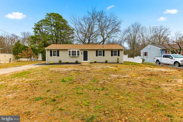 114 S RIVER DR S, Williamstown, NJ 08094