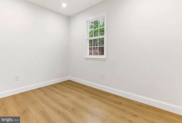 114 S RIVER DR S, Williamstown, NJ 08094