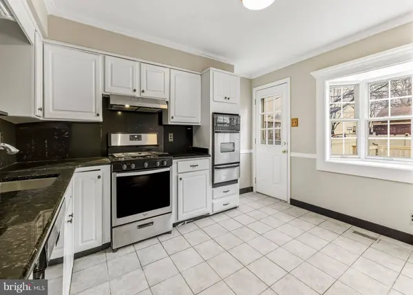 124 N BROADWAY, Gloucester City, NJ 08030