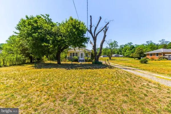 391 E BUTLER AVE, Vineland, NJ 08360