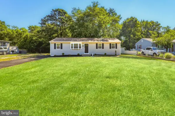114 S RIVER DR, Williamstown, NJ 08094