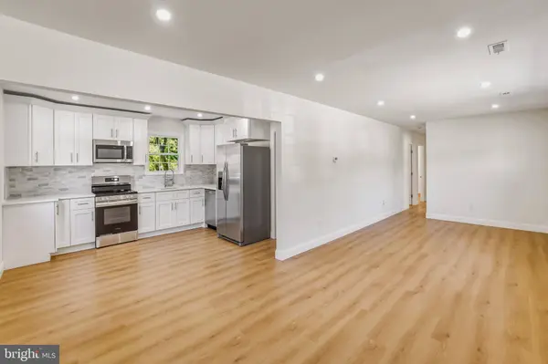114 S RIVER DR, Williamstown, NJ 08094
