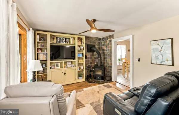 15 EAGLE CT, Sicklerville, NJ 08081