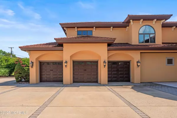 1548 N Bay Avenue, Toms River, NJ 08753