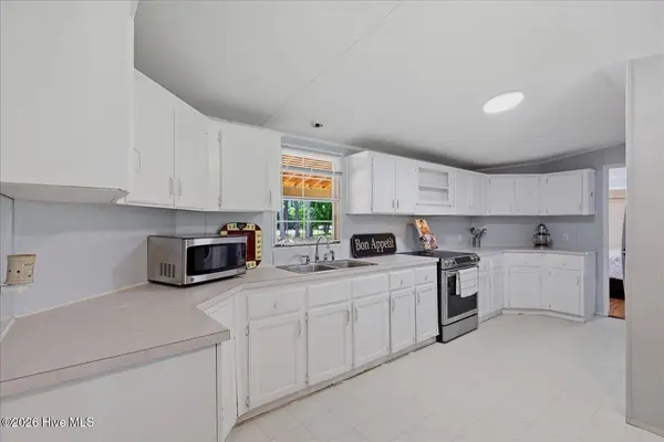1223 Arvida Spur RD, Rocky Point, NC 28457