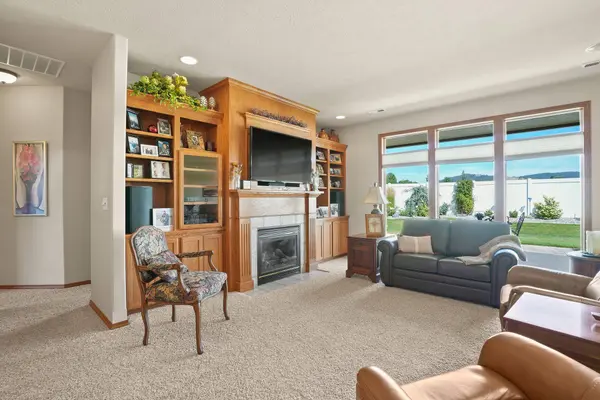 6219 S Smith Ln, Spokane, WA 99223