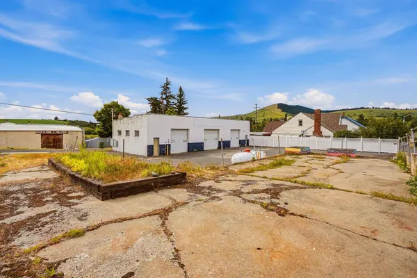 223 N Crosby St, Tekoa, WA 99033