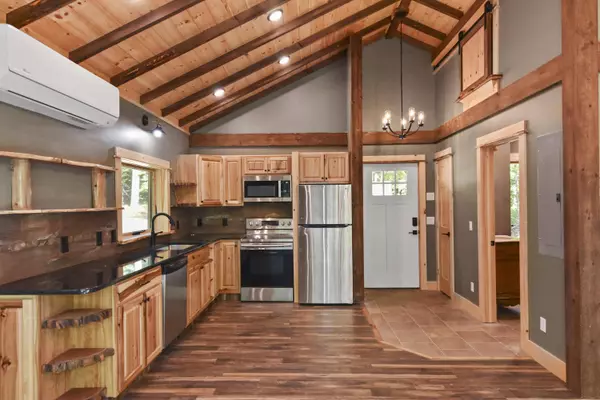 73 Beech ST, Jay, NY 12941