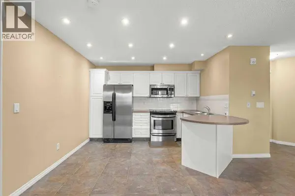 201, 20 Country Hills View NW, Calgary, AB T3K5A3
