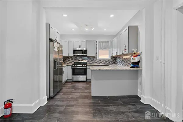 603 Lincoln BLVD, Middlesex County, NJ 08846