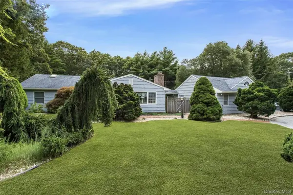 25 Squires AVE