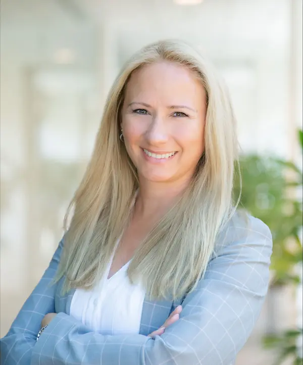 Tara Headshot_New Background