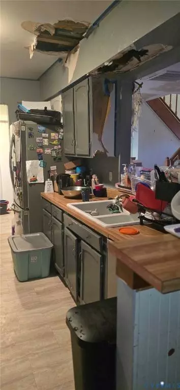 220 Misty Point LN, Newport News, VA 23603