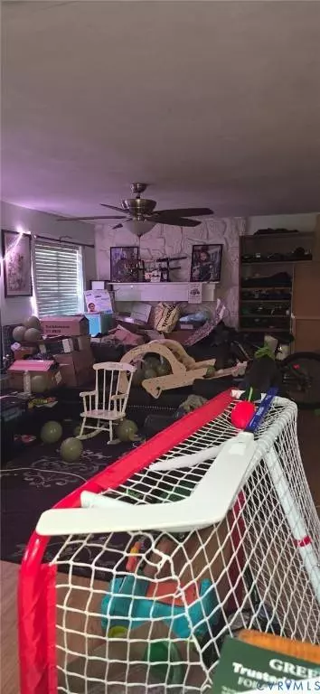 220 Misty Point LN, Newport News, VA 23603