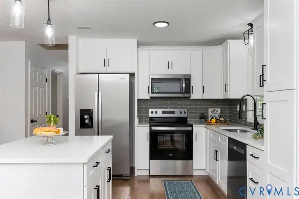 2208 Banbury ST, Charlottesville, VA 22901