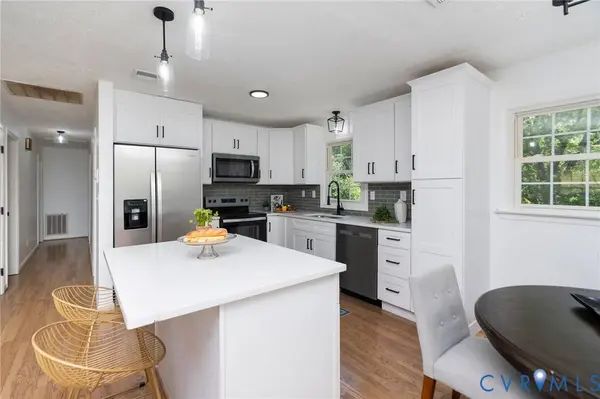 2208 Banbury ST, Charlottesville, VA 22901