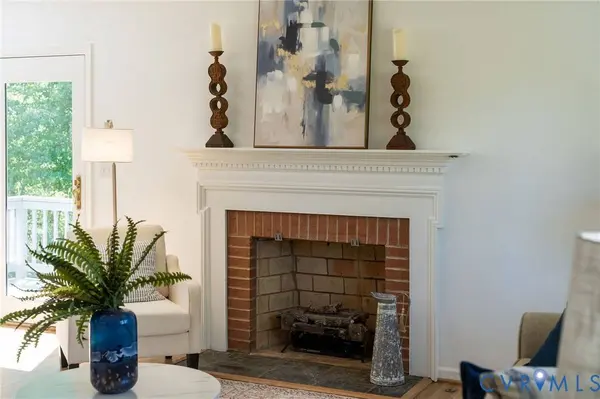 2208 Banbury ST, Charlottesville, VA 22901