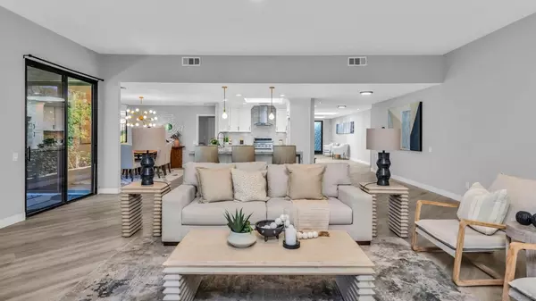 Pros and Cons: Should You Buy, Sell, or Rent Right Now?,Katarina Luptowitz