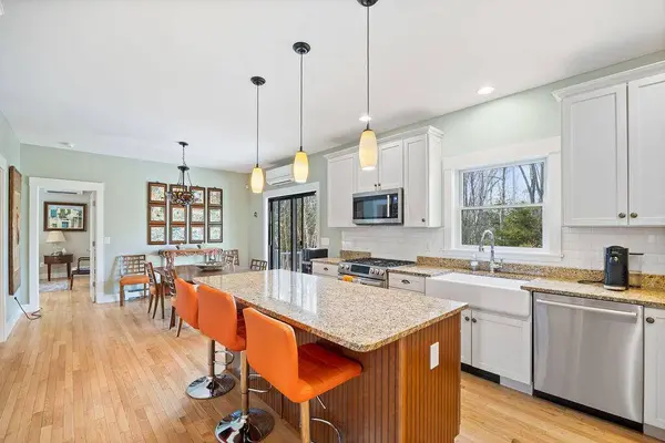 9 Casey LN, Old Orchard Beach, ME 04064