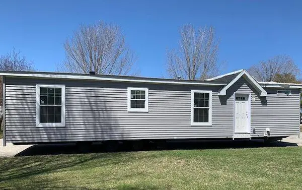 17 Blizzard DR, Limerick, ME 04048