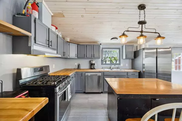 112 Norton RD, Limington, ME 04049