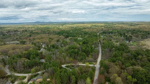 25 Bartlett RD, Kittery, ME 03905