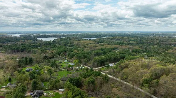 25 Bartlett RD, Kittery, ME 03905