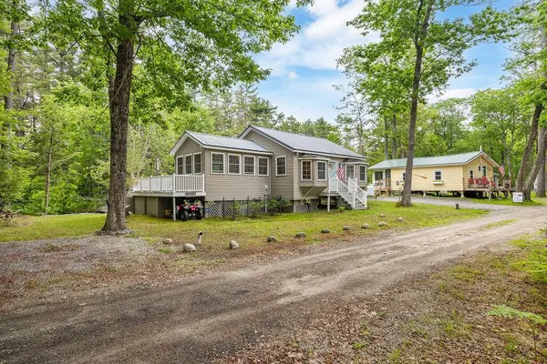 24 Dragon Back RD, Naples, ME 04055