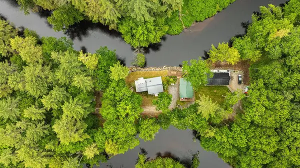 24 Dragon Back RD, Naples, ME 04055