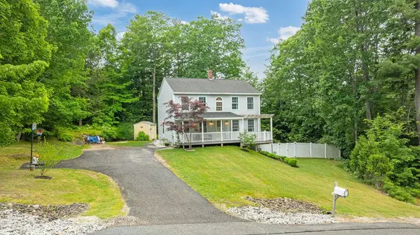 19 Fox Run RD, Gray, ME 04039