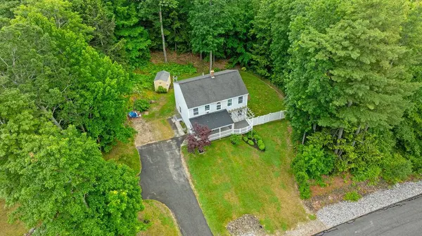 19 Fox Run RD, Gray, ME 04039