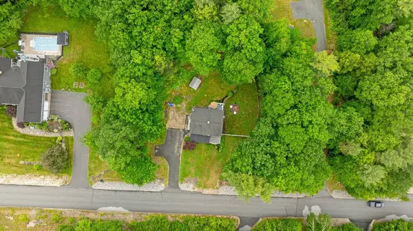 19 Fox Run RD, Gray, ME 04039