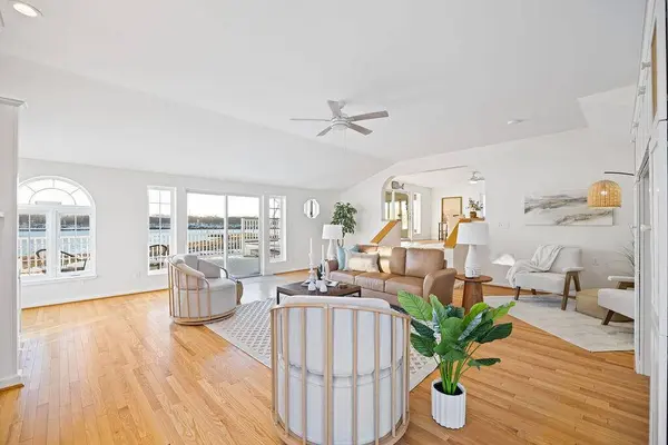 9 Riverside AVE, Saco, ME 04072