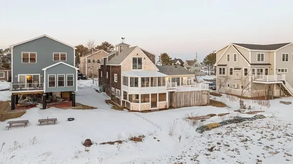 9 Riverside AVE, Saco, ME 04072