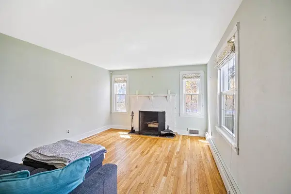 17 US Route 1, Falmouth, ME 04105