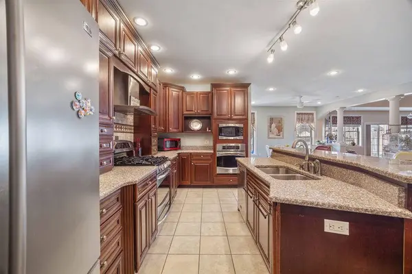 16 Ocean Greens DR, Saco, ME 04072